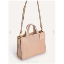 Pedro Embossed Leather Shoulder Bag Rp 285.000 . Counter Price 1jt